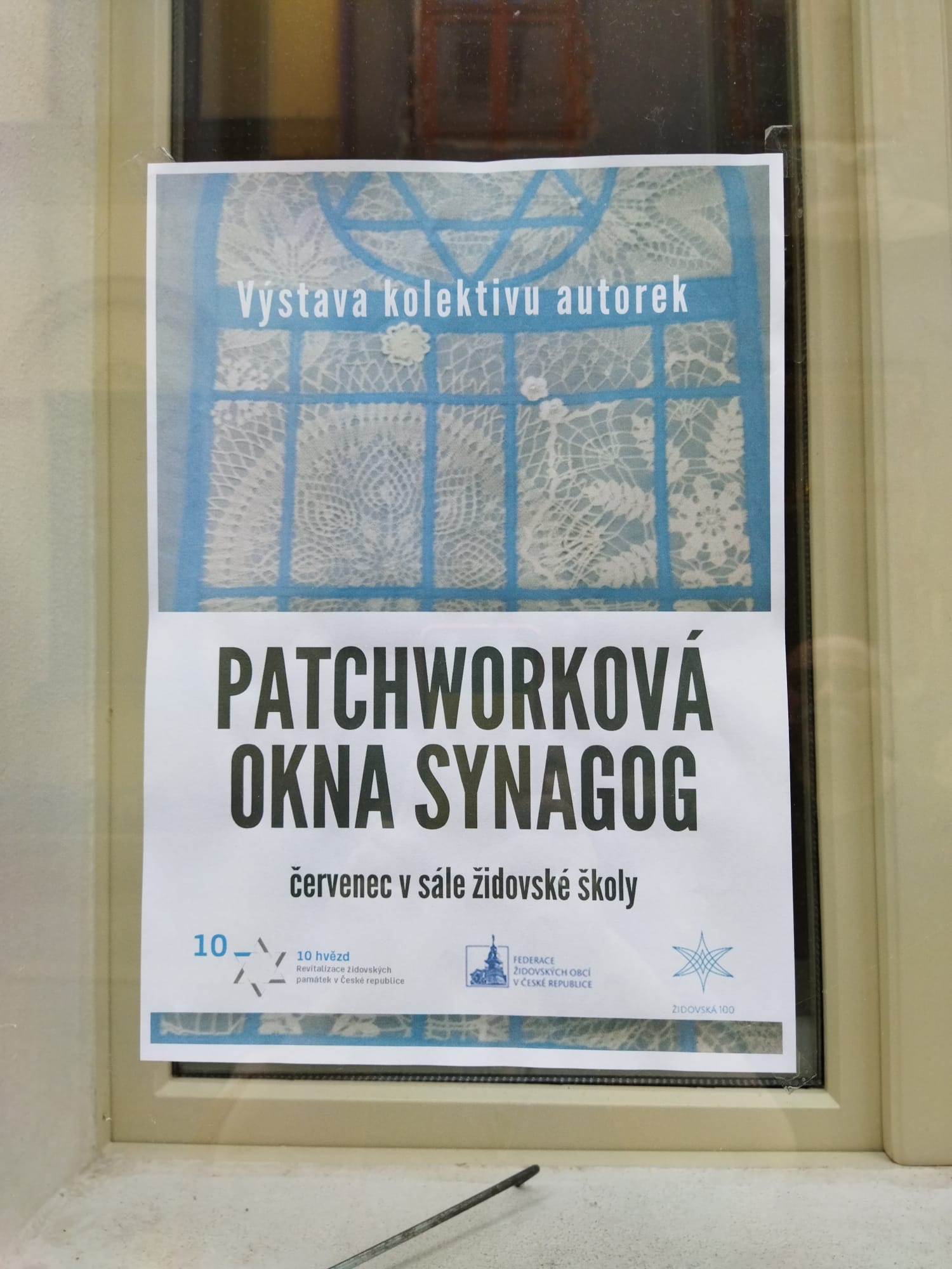 okna_synagog_plakat_jicin